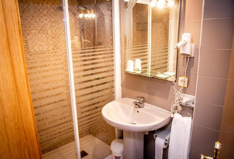 Номер Стандарт, Isabel Rooms   Suarez Inclán 38