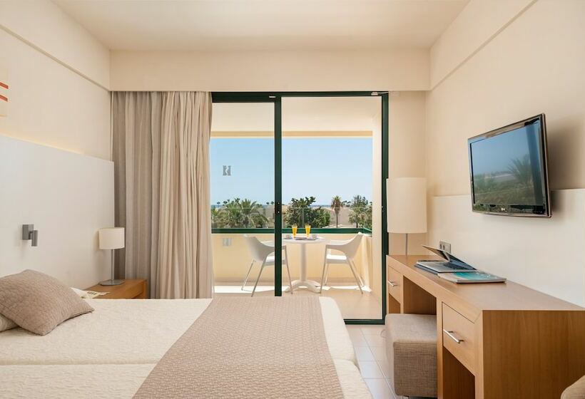 Номер Стандарт Вид на Бассейн, Welikehotel Marfil Playa