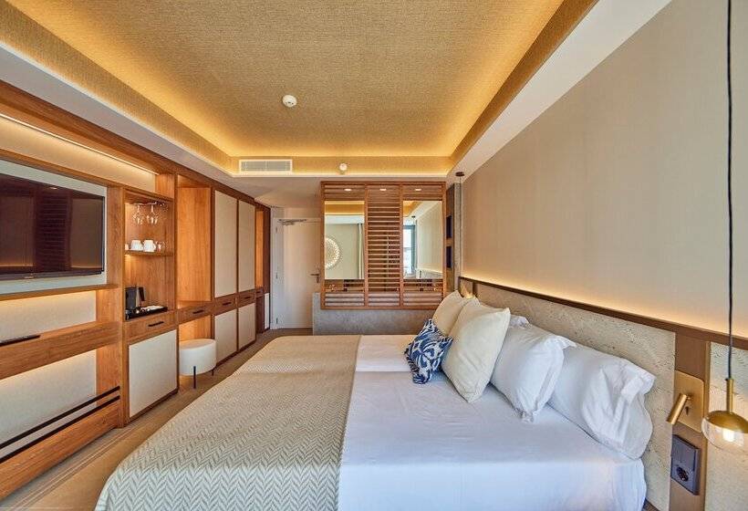 Полулюкс Боковой Вид на Море, Universal Grand Leon & Spa