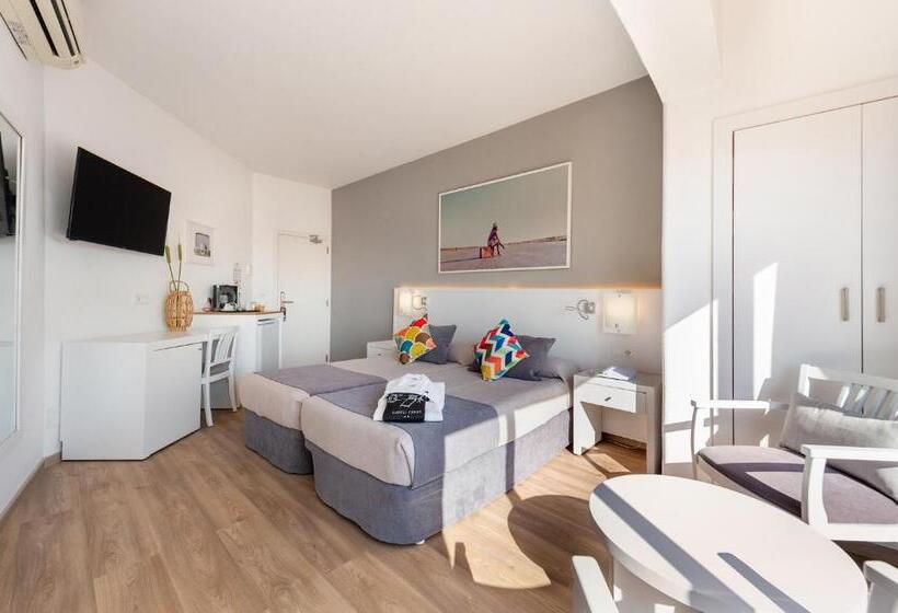 غرفة سوبيريور مطلّة علي البحر, Cenit & Apts. Sol Y Viento