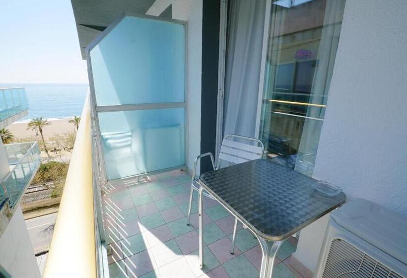 Трехместный Номер Стандарт Interior, Internacional