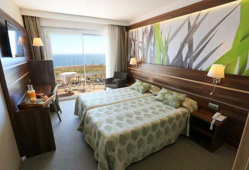 Трехместный Номер Стандарт с Видом, Kaktus Hotel Volga   Adults Recommended