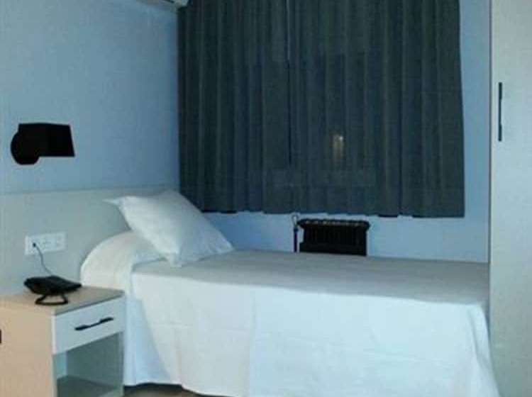 اتاق استاندارد یک نفره, New Hotel Colon
