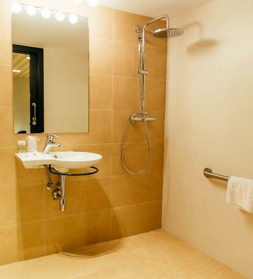 Полулюкс для Инвалидов, New Hotel Colon
