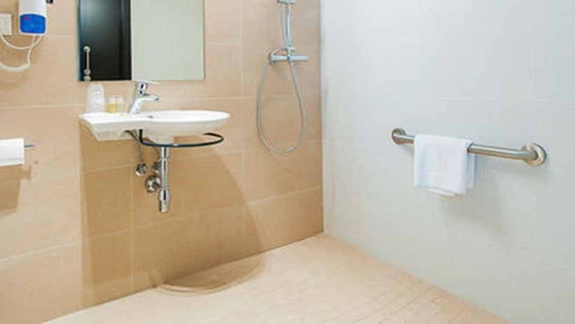 سوئیت جونیور برای معلولان, New Hotel Colon
