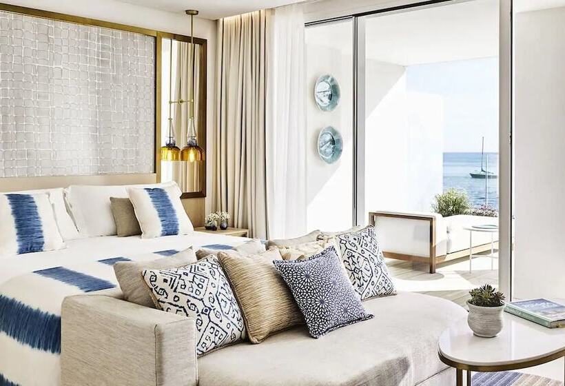 سوییت جونیور با چشم‌انداز دریا, Nobu Hotel Ibiza Bay