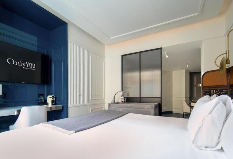 جناح, Only You Hotel Valencia
