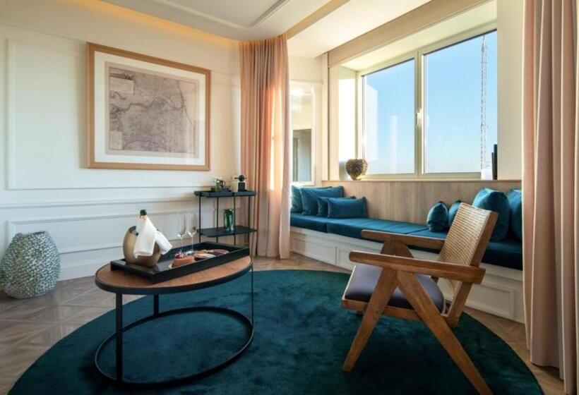 جناح جونيور مطل على المدينة, Only You Hotel Valencia