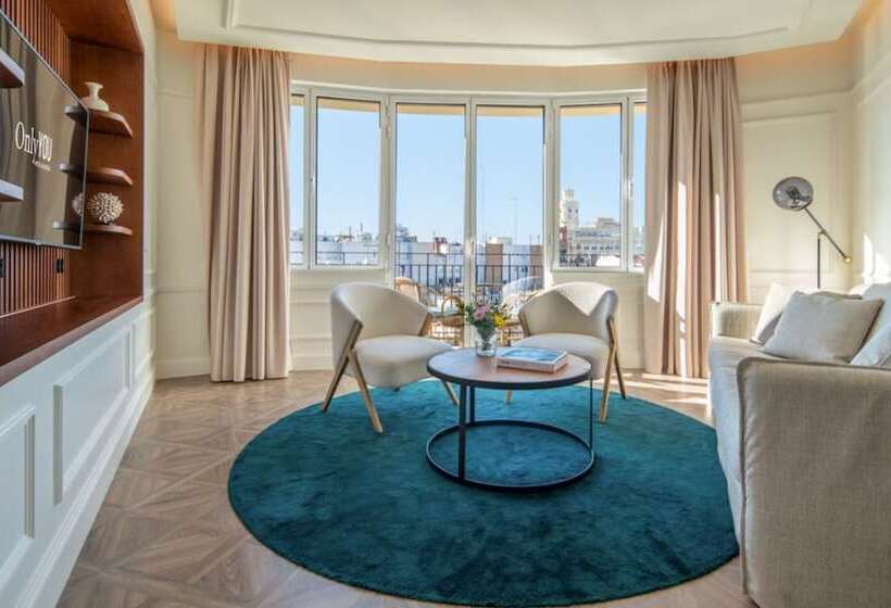 جناح سوبيريور, Only You Hotel Valencia