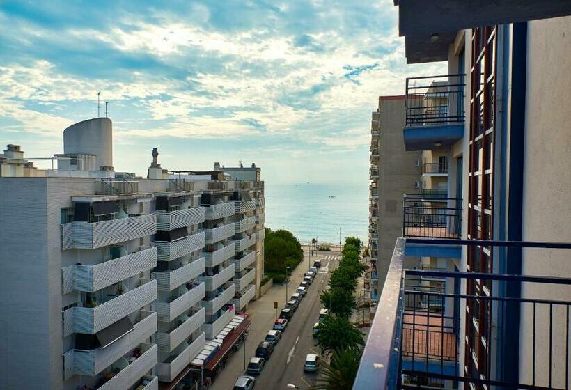 غرفة قياسية رباعية مطلة على البحر, Checkin Blanes