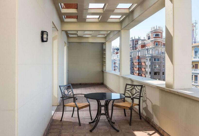 Quarto Premium, Madrid Plaza De España, Affiliated By Meliá