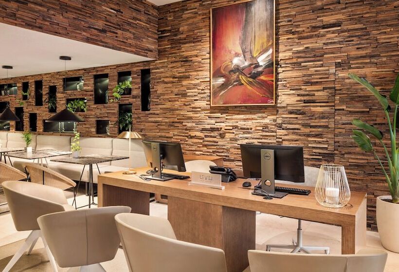 سوییت, Melia Madrid Princesa