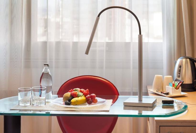 اتاق استاندارد سه نفره, Melia Madrid Princesa