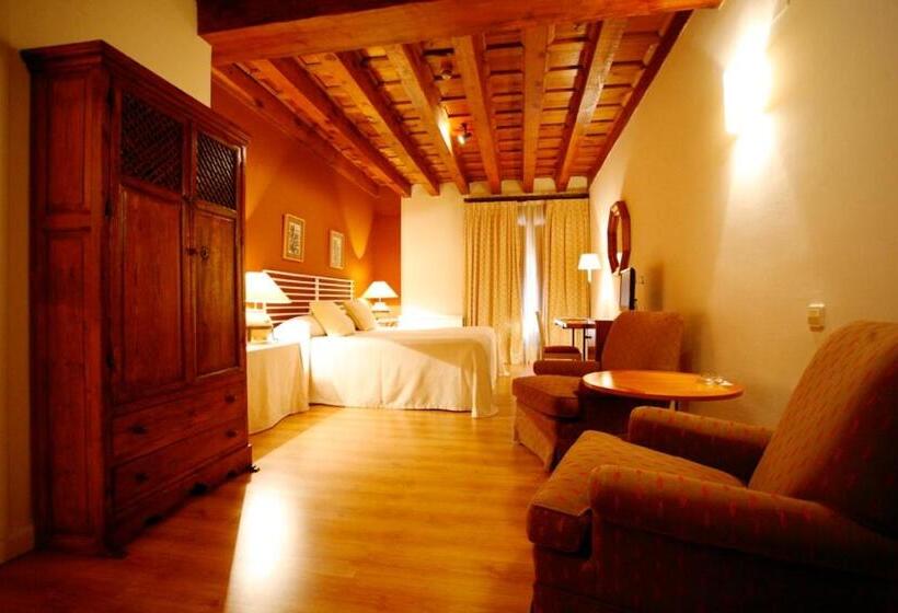 اتاق لوکس با تخت بزرگ, El Hotel De La Villa