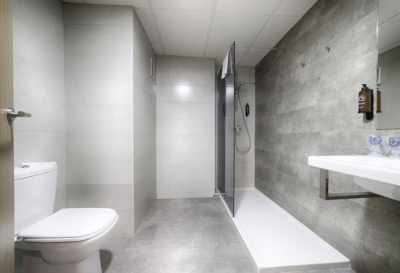 Quarto Triplo Estandar, Ohtels Villa Dorada