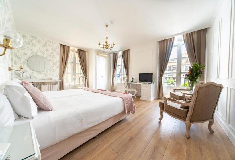 带观景的高级间, Infanta Isabel By Recordis Hotels