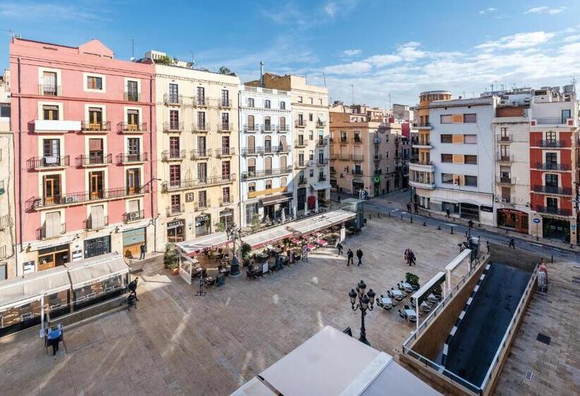 Quarto Estandar Individual com Sacada, Forum Tarragona