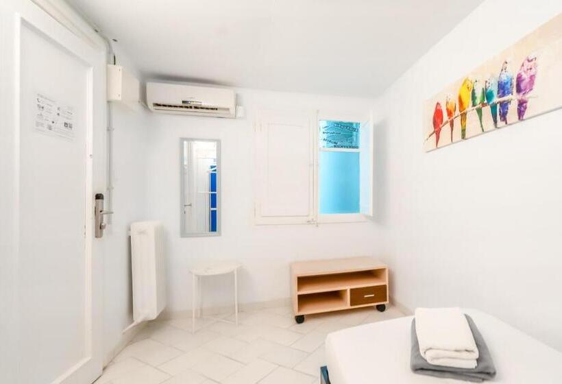 Quarto Estandar Individual Banheiro Compartilhado, Forum Tarragona