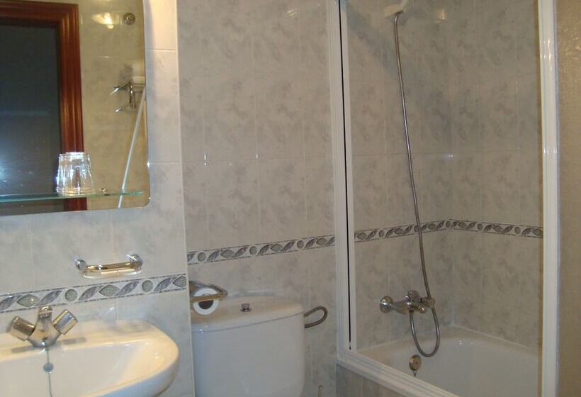 Quarto Estandar Individual, Hostal Universal