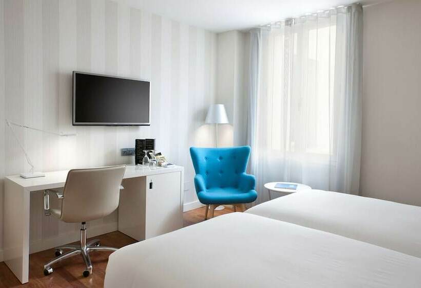 Habitación Superior con Vistas, NH Madrid Nacional