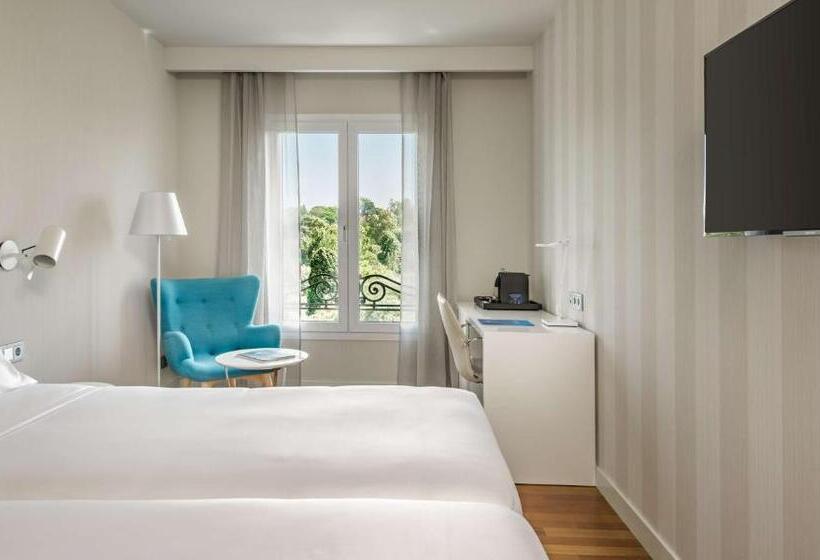 Habitación Superior con Vistas, NH Madrid Nacional