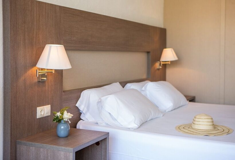 Номер Superior Вид на Бассейн, Rvhotels Golf Costa Brava