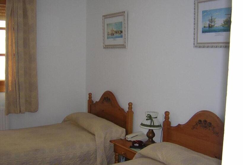 Номер Стандарт, Hostal Restaurante La Muralla