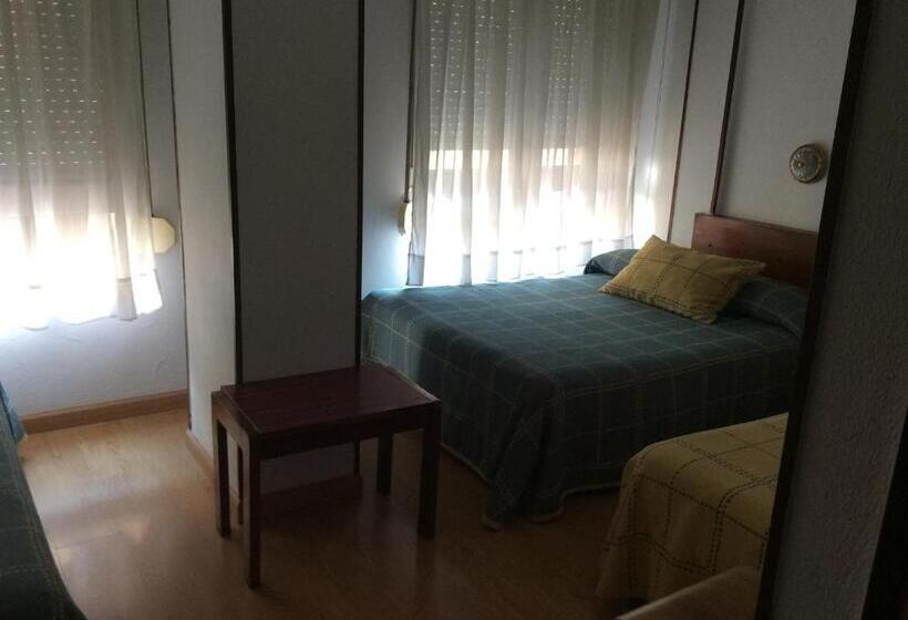 家庭间, Hostal Liebana