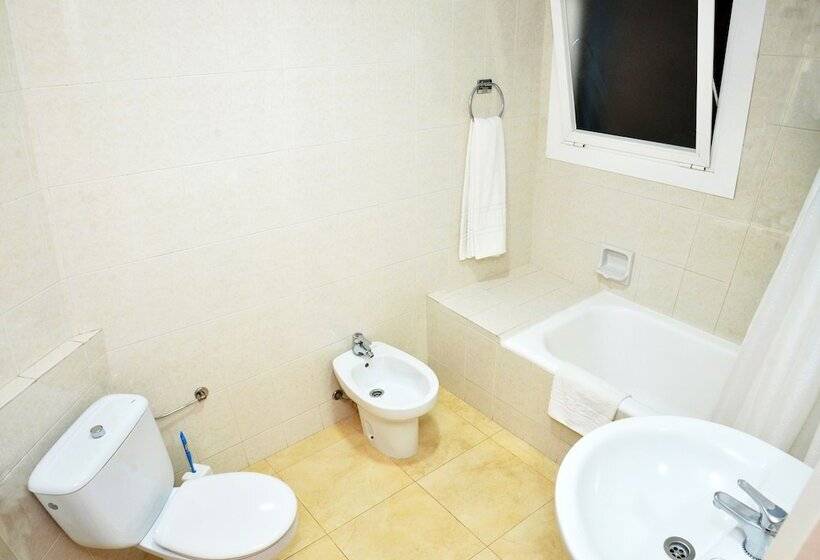 スタンダードトリプルルーム, Hostal Julieta