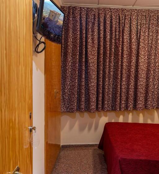 Quarto Estandar Individual, Anna