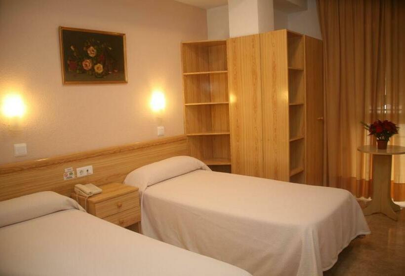Номер Стандарт, Hostal El Altet