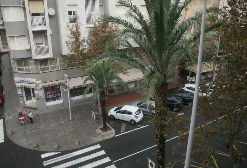 Номер Стандарт Трехместный, Hostal El Altet