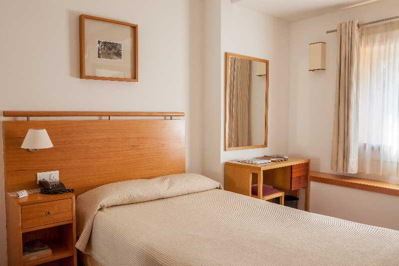 Номер Стандарт Трехместный, Hostal Manolita