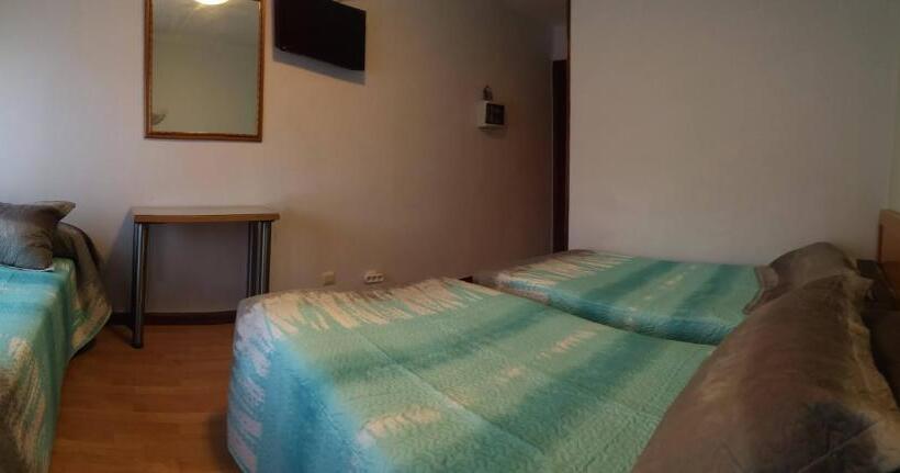 Habitació Triple Estàndard, Hospedaje Covadonga