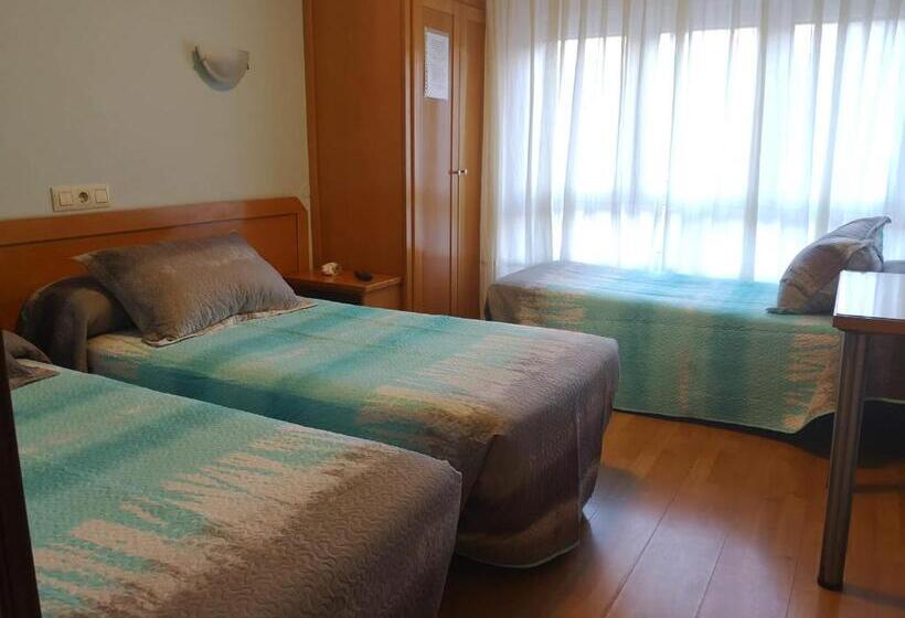 Номер Стандарт Трехместный, Hospedaje Covadonga