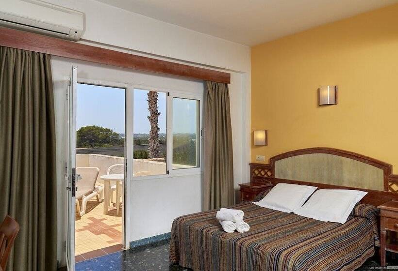 Номер Стандарт, Hostal Illes Pitiüses