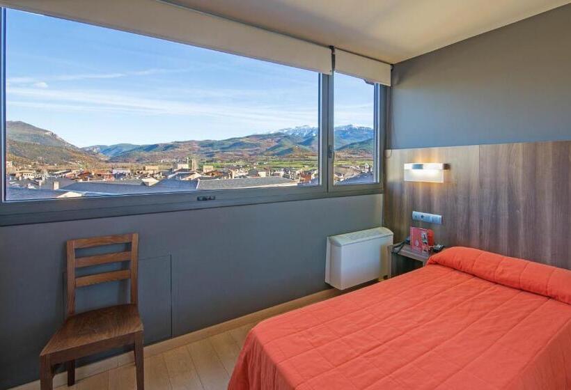 Quarto Familiar Superior, Avenida