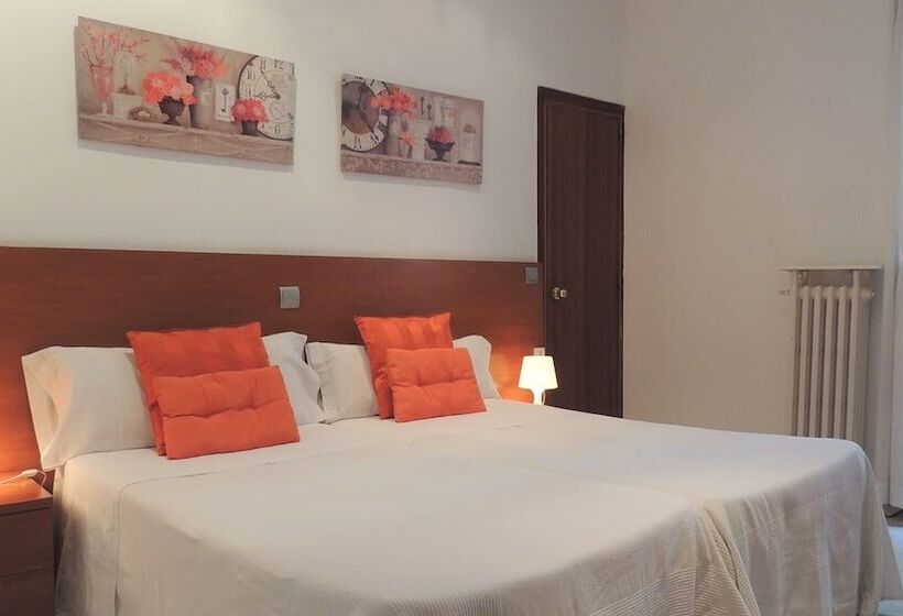 اتاق استاندارد, Hostal Cervantes