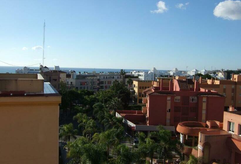Номер Стандарт Трехместный, Hostal La Palmera