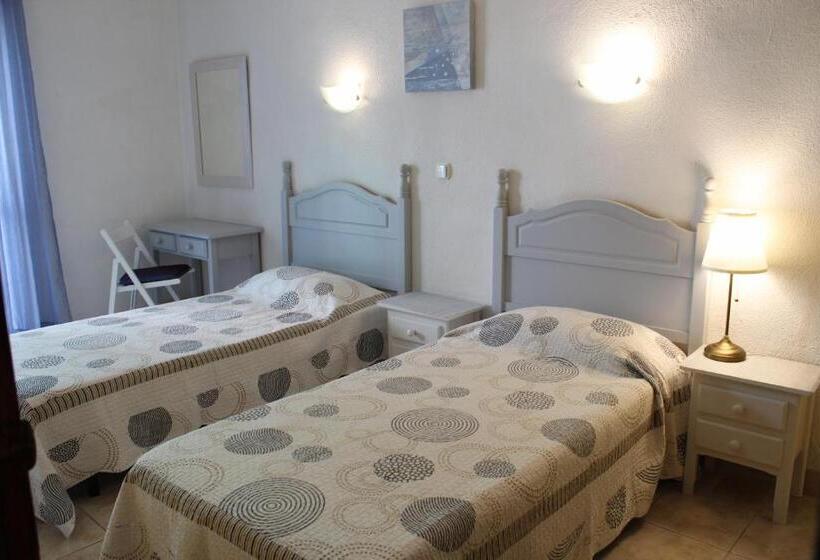 Номер Стандарт с Балконом, Hostal Nevada