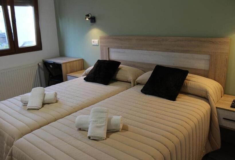 Номер Стандарт, Pensión Albergue O Pedregal