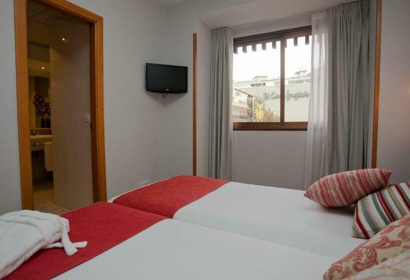 سوییت جونیور با بالکن, Muralto Madrid Princesa