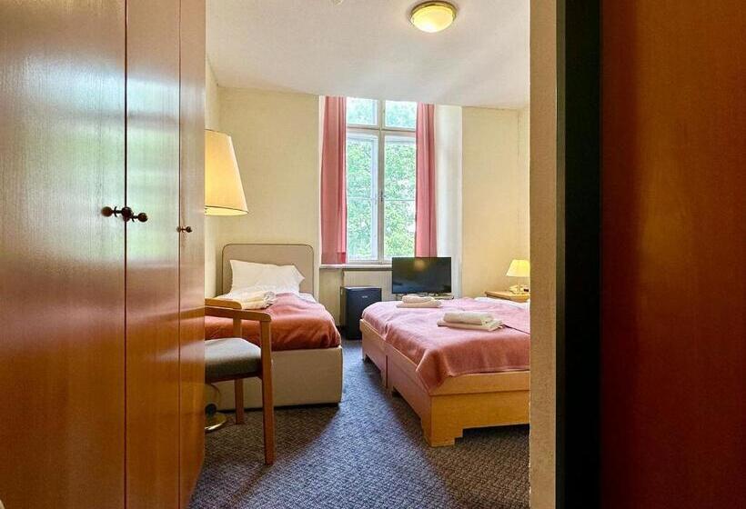 标准三人间, Very Central Apartments, 5 Min To City Center, No Reception