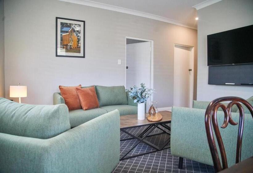Семейный Номер Премиум, Country Comfort Armidale