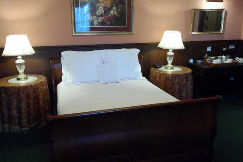 Люкс Повышенной Комфортности, Clifton Motel & Grittleton Lodge