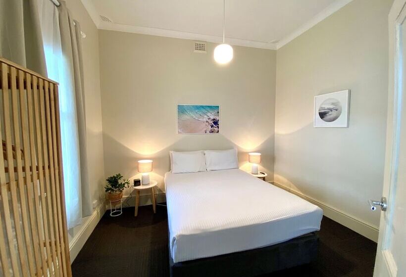 Семейный Номер, Clifton Motel & Grittleton Lodge