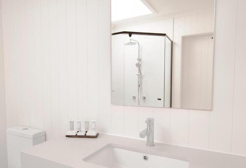 Номер Стандарт, Bannisters Port Stephens