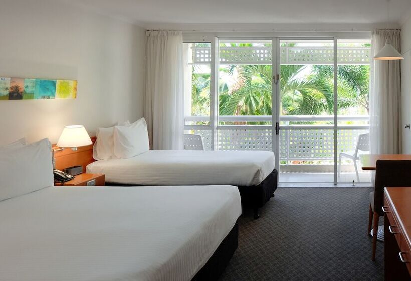 스탠다드 룸 더블 침대 2개, Cairns Harbourside