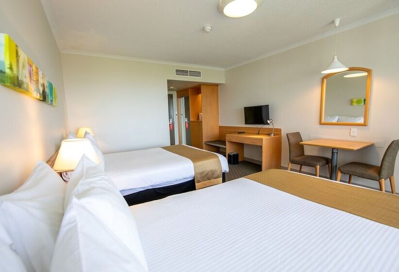 스탠다드 룸 더블 침대 2개, Cairns Harbourside