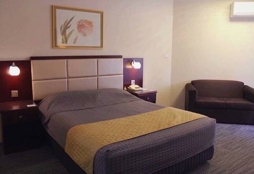 Номер Deluxe с Балконом, Charbonnier Motor Inn